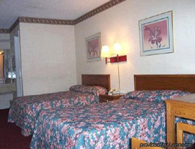 Knights Inn Hurricane Mills Δωμάτιο φωτογραφία